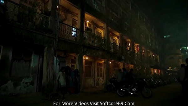 Nawazuddin Siddiqui di McMafia (2018) episode Hollywood, bikin film panas dan basah kuyup.