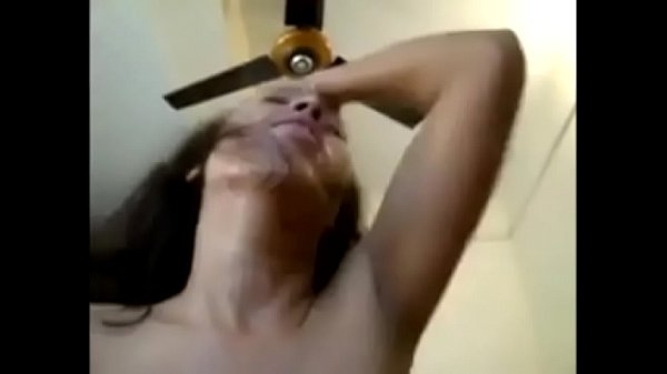 Goyangin ranjang sampe minta ampun, pasutri desi India lagi asyik mainin badan.