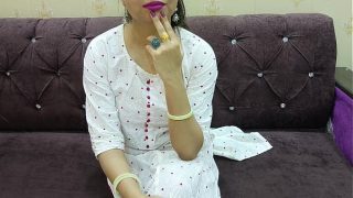 Coba lihat dulu nih memek desi India, sange banget, pegangin kontol, kasih godaan memek merah, biar bokong digoblokin.