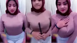 Hijabers cantik nakal toket gede brutal siap digoyang