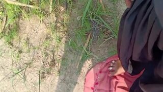 Monyet cabul ngentot tantenya di luar ruangan, video MMS ala desi bikin malu