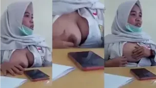 SMA Hijab Tobrut Pamer Tetek Sange di Kelas