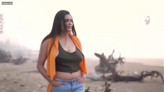 Foto cewek desi lagi pose nakal bikin pengen ngintip