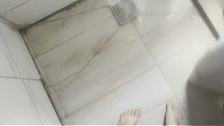 Gue nemu dildo di bokap Arab gue, terus gue kasih dia cobain kontol asli.