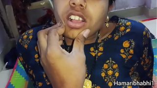 Desi Indian Bhabhi ki ghar me jab pati bahar tha, tab uski kuttiya jaisi chudai, sexy BF video.