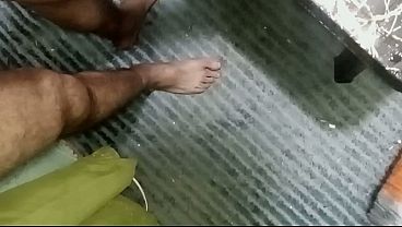 Ngentot bertiga Arab, kontol dijilat, bokong digedor, si jantan Saudi dan temennya ngehajar pasif Irak, lubang pantatnya dibuka lebar