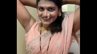 Cewek India seksi pamer ketiak basah, bikin ngilu