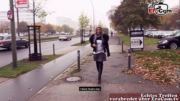 Gadis Turki Jerman diangkut paksa buat pesta seks liar di pinggir jalan.