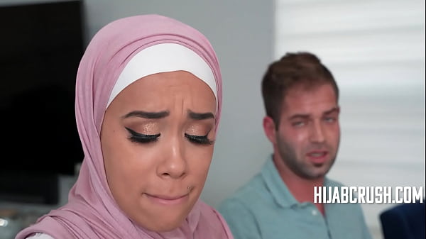 Bantuin stepsis Arabku biar nggak kaku, biar makin liar | HijabCrush