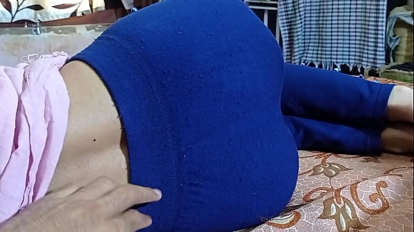 Cewek india manis digenjotin abang tiri sampe crot, close up penuh, suara hindi jelas, video sex desi.