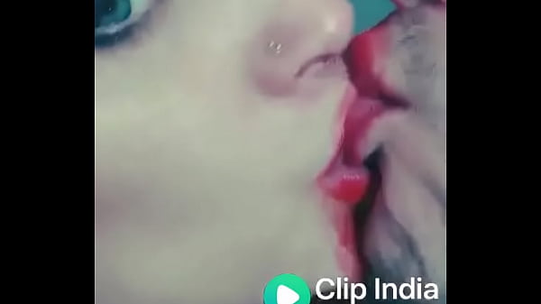 Bokep abang sama pacar lagi ciuman bibir basah